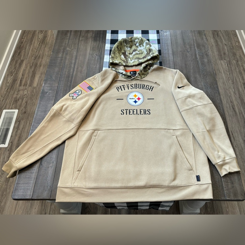 Brand: NFL Nike
Type: Hoodie
Size: 3XL
Condition: Great Condition